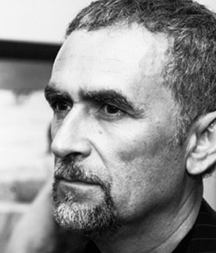 FOTO IN BIANCO E NERO DELL' ARTISTA CARLO RAVAIOLI